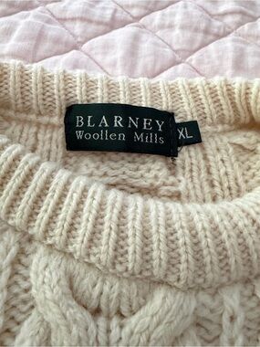 Blarney Woollen Mills Cream Cable-Knit Crewneck Sweater